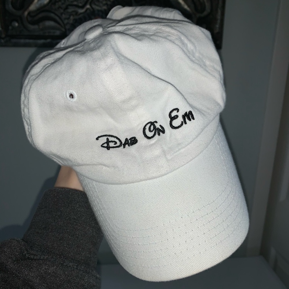 white adjustable hat
